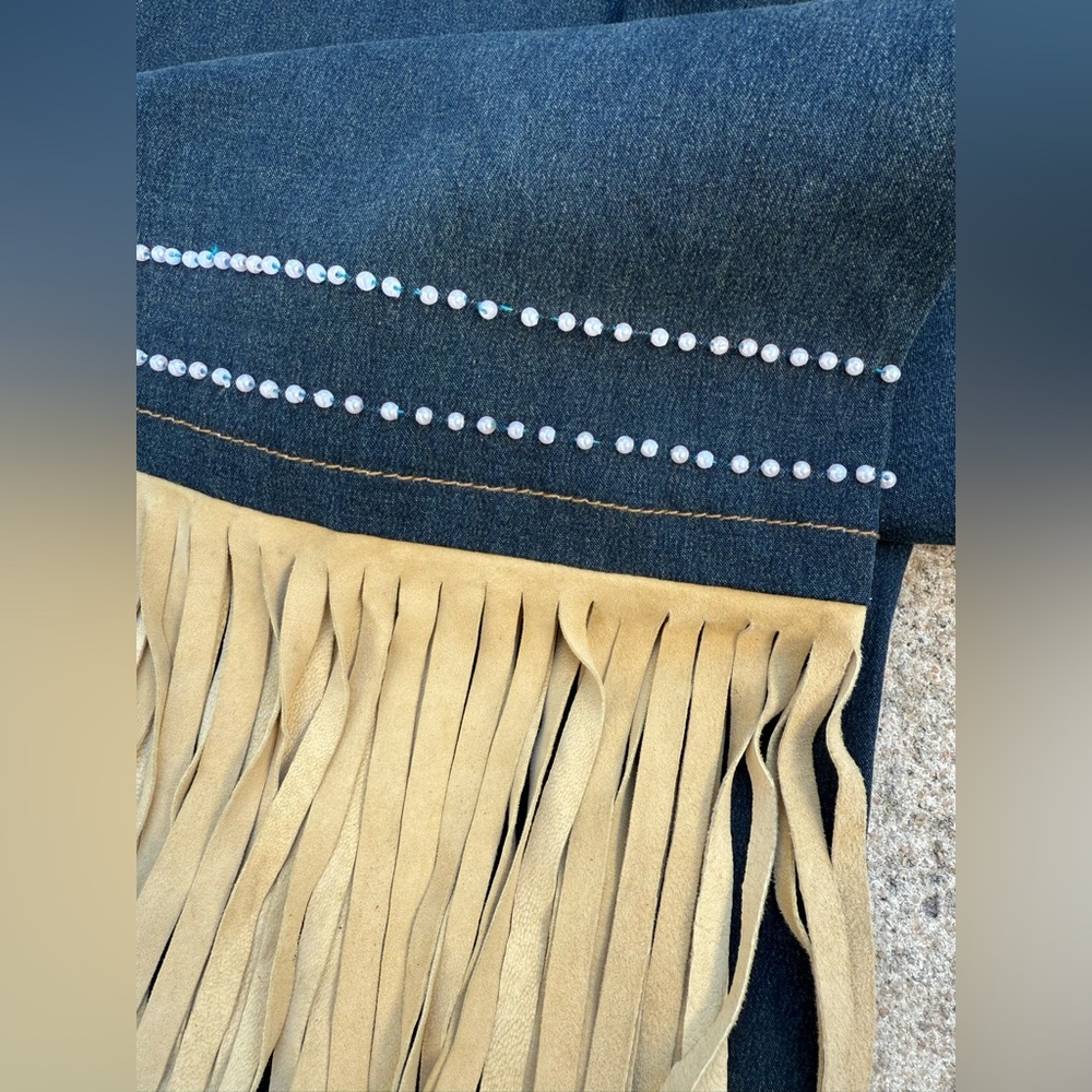 Taiga Women’s Western cowgirl Blue Denim Capri Pearls Suede Fringe Jeans Size 6 - Picture 7 of 11